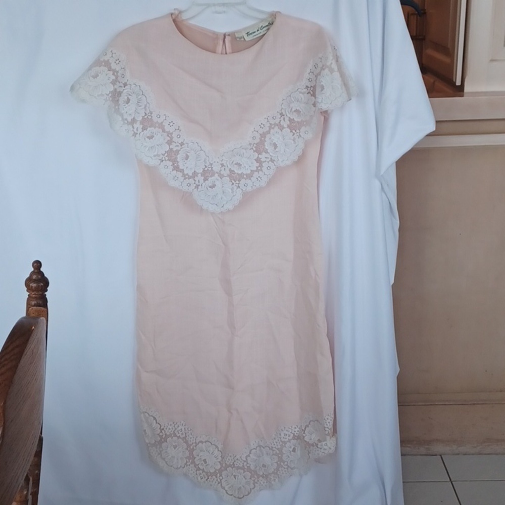 Vtg Town & Country Pink Lace Dress Linen Blend  Sz L, 21" PTP, 17"Waist, 46" L